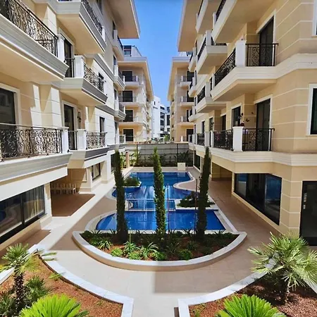 Stunning Luxury With Pool And Security شقة *